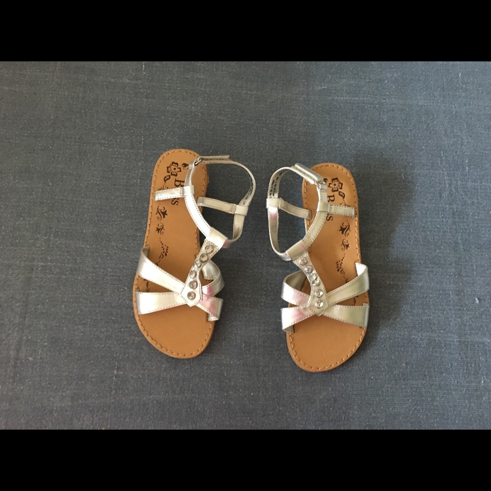 Never worn, Bass, child’s sandal.